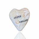 Hjertets forside, med bladgull i leiren. Produktfoto kan avvike i farge fra bønnehjertet i virkeligheten. thumbnail